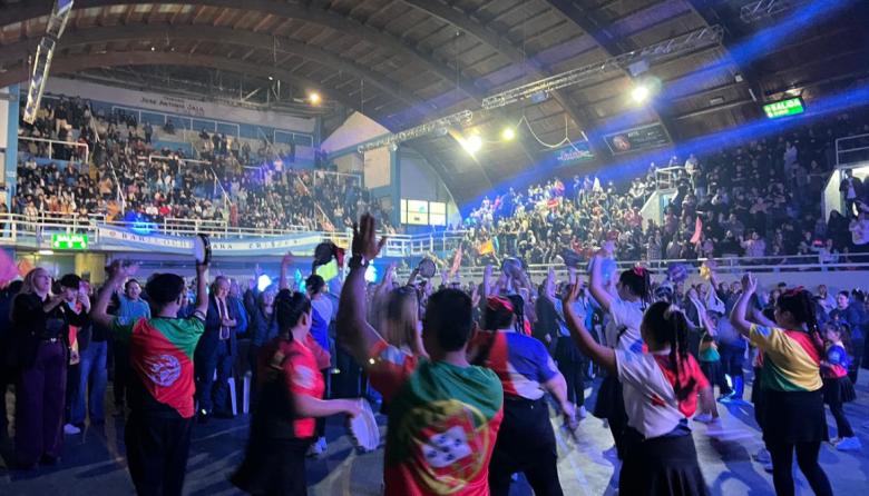​​​​​​​La comunidad evangélica llenó el Pedro Estremador y celebró Pentecostés con el municipio adentro