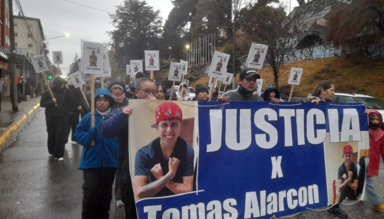 "Que se pudra en la cárcel": a cuatro meses del crimen, otra vez marcharon por Tomi Alarcón