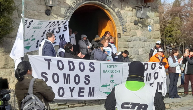El Centro Cívico vuelve a ser escenario de la tensión entre Soyem y Cortés por el vertedero