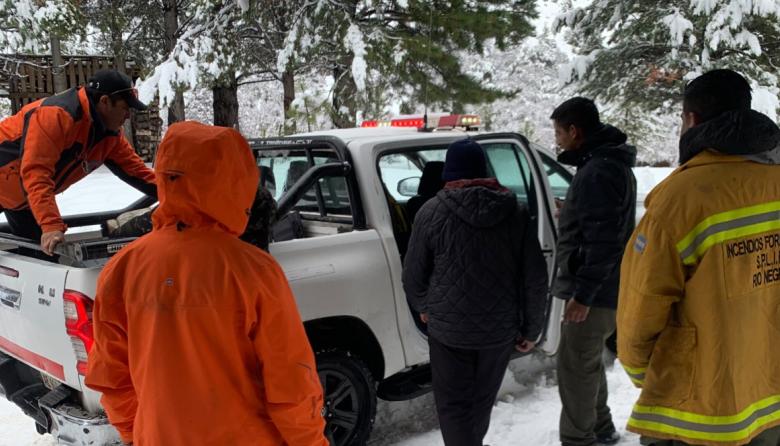 Rescataron a una familia aislada por la nieve en Arroyo La Botella