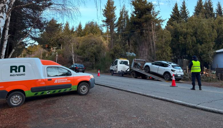 Una turista brasileña iba con copas de más arriba de un auto de alquiler: se lo secuestraron