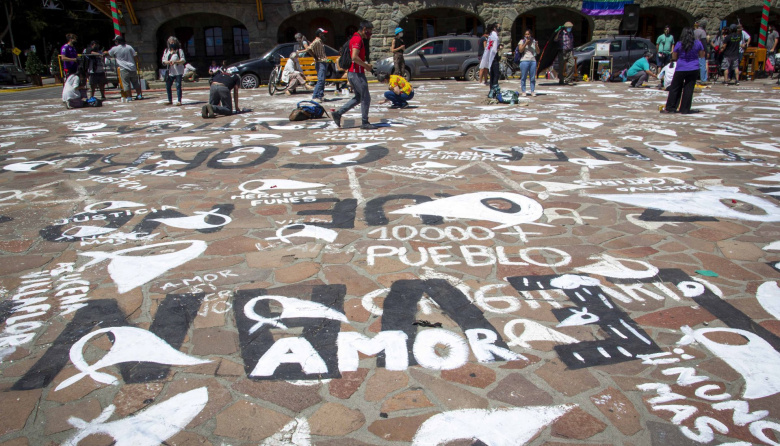 Cortés, sobre los pañuelos del Centro Cívico: "Los vamos a borrar cuando hagamos un gran monumento de los desaparecidos"