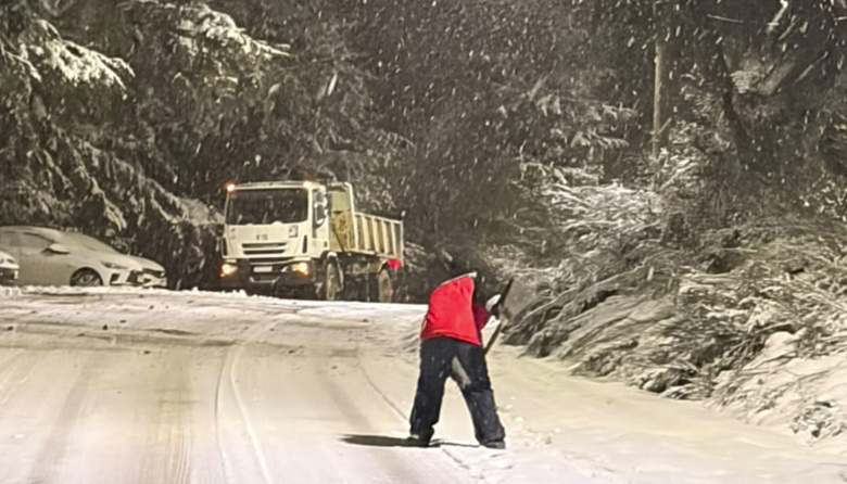 Cortés pide consideración a empleadores ante las dificultades para trasladarse por la nieve