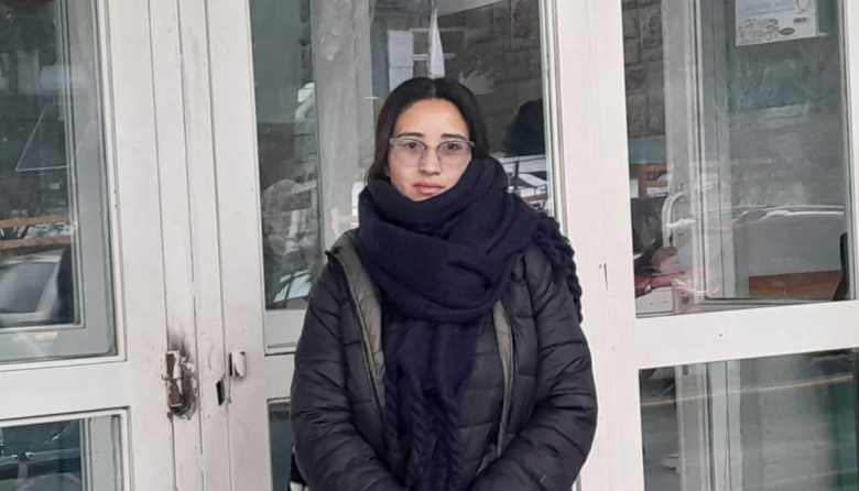 Una turista quedó varada en Bariloche porque su pareja fue operado de urgencia y la empresa de viajes no le da respuestas
