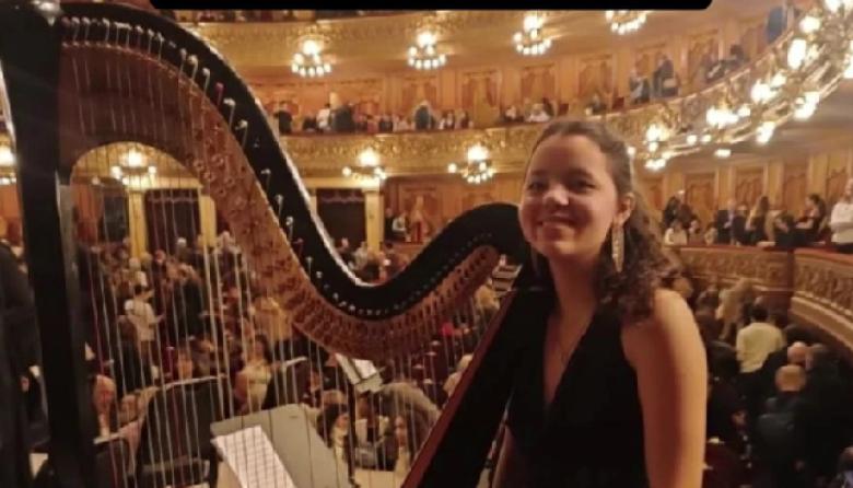 Gaia Molina, la arpista de Bariloche que brilló en el Teatro Colón