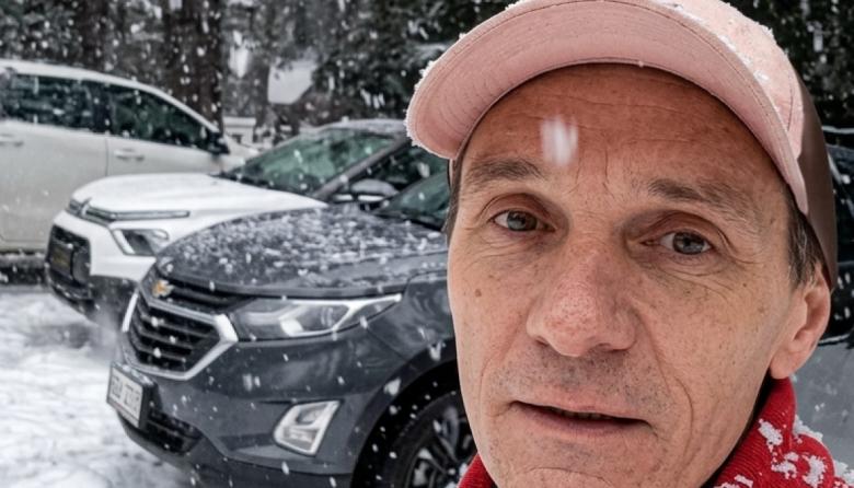 Con la ruta cubierta de nieve, autos de alquiler sin ruedas adecuadas: un empresario del rubro apunta contra una multinacional
