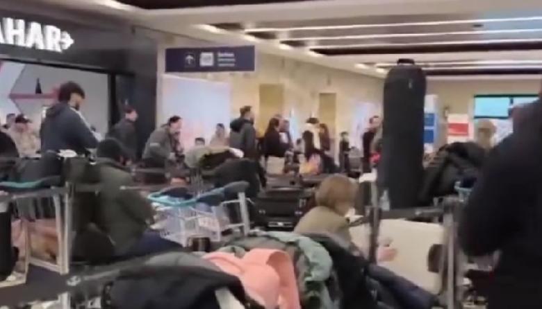 Caos en Aeroparque y Ezeiza por la tormenta en Buenos Aires: pasajeros de Bariloche varados
