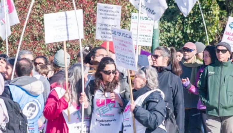"No es solo una cuestión salarial, es de inversión": un docente de los barrios habló sobre el paro nacional