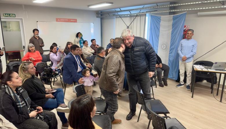 Cortés reunió a referentes educativos y pastores en una jornada sobre Carta Orgánica y liderazgo comunitario