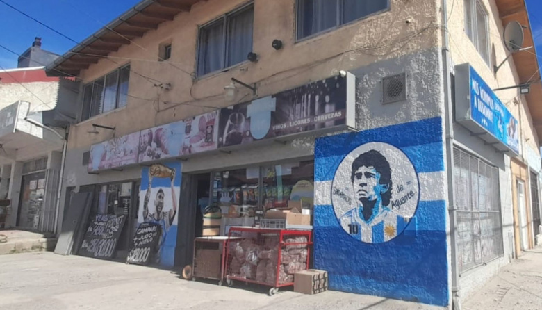 "El obrero pasa a tomar una cervecita, pero uno lo conoce": la esquina del Pety cumplió tres décadas