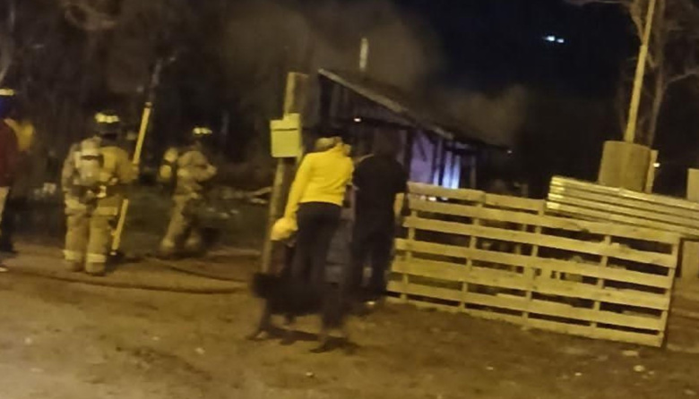 "Estábamos felices con nuestra casita": la joven pareja que perdió todo en el incendio de Pilar I pide ayuda