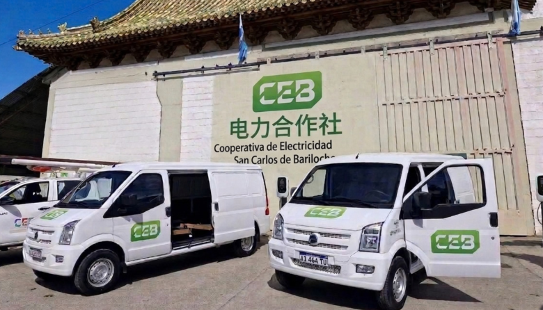 La CEB presentó dos furgones eléctricos con acento bien asiático