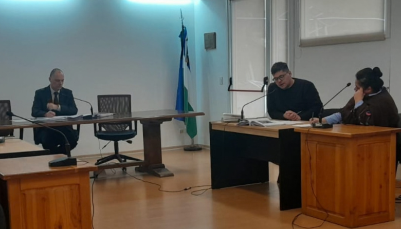 Chocaron contra un árbol, su acompañante salió despedido y ahora la Justicia formuló los cargos