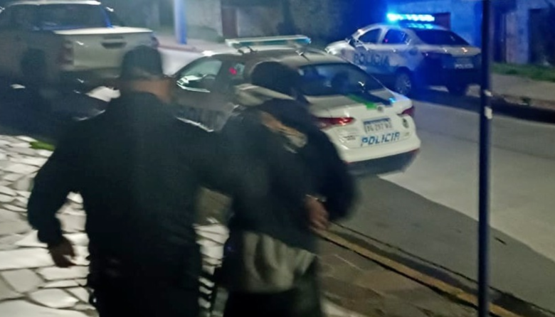 Robó en un hostel, entró por atrás a una casa y no llegó ni al desayuno