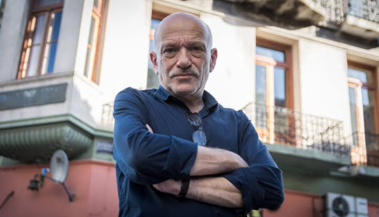 ¡Fuerza, Ricardo! El periodista que dedica su vida a investigar al poder hoy necesita una mano
