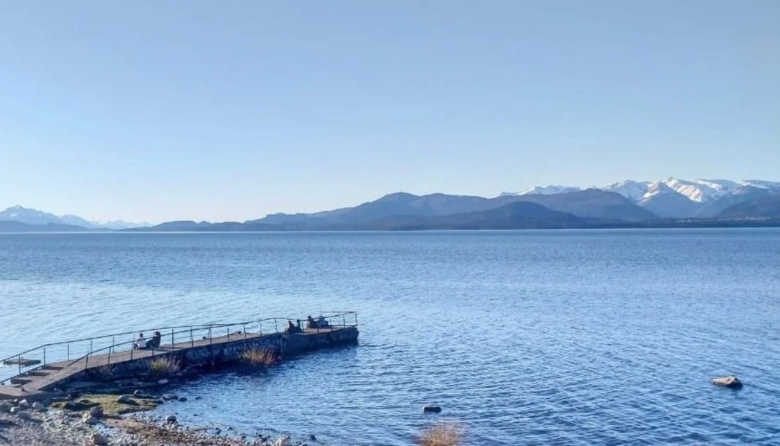 La autopsia no pudo establecer de qué murió el hombre en situación de calle hallado en la costa del Nahuel Huapi