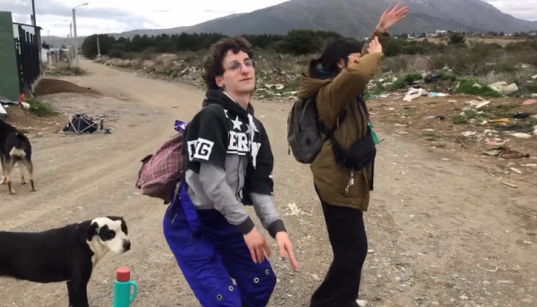Video: La protesta "dancing" se hizo viral por el traslado del Vertedero
