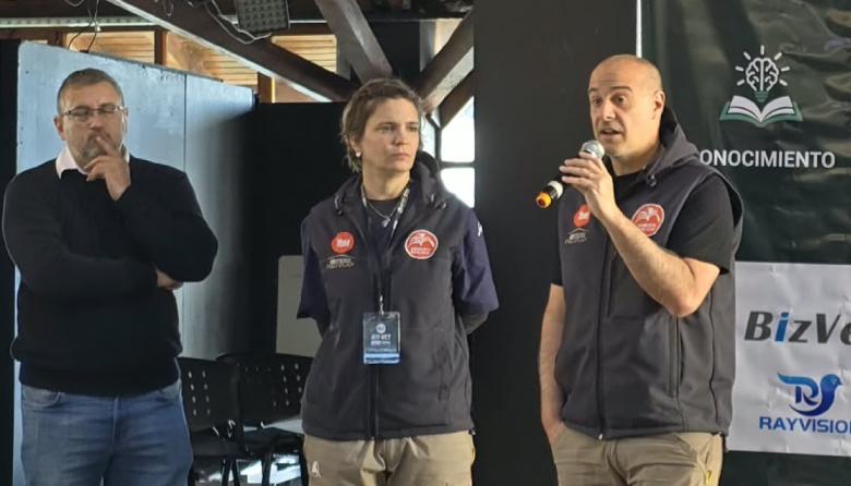 Veterinarios llegaron a Bariloche para actualizarse, y el Municipio aprovecha para mostrar su quirófano móvil