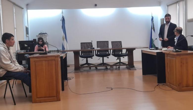 Juicio abreviado y prisión efectiva por el robo en el centro, con un reclamo por lesiones bajo custodia
