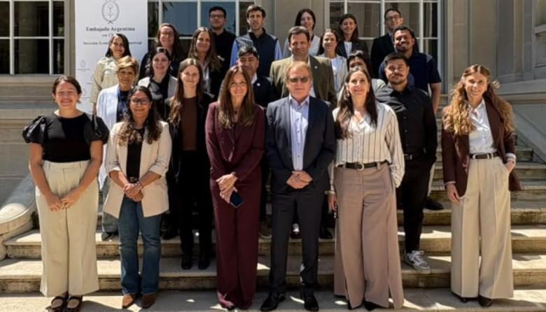 El EMPROTUR apuesta a Chile: promoción en Santiago ante la vuelta de los vuelos directos