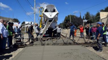 ¡No pegan una! el municipio tapó las cloacas de las calles que pavimentó en 9 de Julio