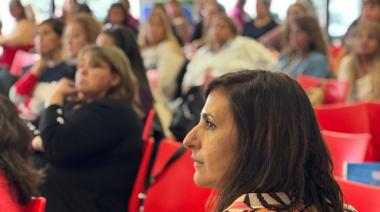 "Cuando las mujeres nos reunimos, lo imposible se vuelve posible": arrancó el taller de liderazgo femenino