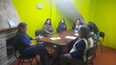 (Video) Delegado de Educación se reunió con padres por problemas edilicios y aparición de roedores en escuela secundaria