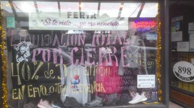 Una feria de ropa usada cierra tras ocho años: "La economía es la que manda"