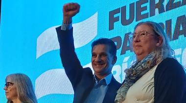 (Video) Costa Brutten hizo cantar "Karina es alta coimera" y "Lorena es alta drogona" en el acto de Fuerza Patria