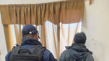 Rompió una ventana para entrar a robar una casa pero lo encontraron in fraganti