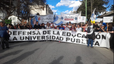 Plaza de festejo: Bariloche celebró el rechazo al veto universitario tras una masiva movilización