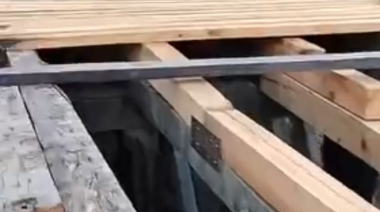 (VIDEO) Vecinos de Ñirihuau denuncian que las reparaciones del puente son "una burla" y exigen una solución definitiva