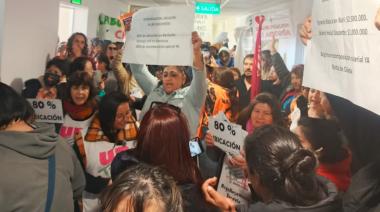 Protesta sindical impide recorrida oficialista del nuevo edificio del Hospital Zonal Ramón Carrillo