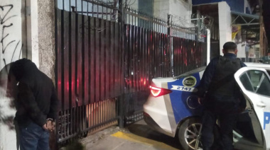 Detienen a dos hombres cuando intentaban robar en el depósito del supermercado Carrefour