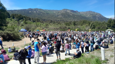 Miles de fieles colmaron la peregrinación a la Virgen de las Nieves con corte total de la Ruta 82