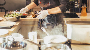 Gastronómicos de Bariloche convocan a escuchar especialistas y debatir sobre la Reforma Laboral impulsada por el gobierno de Milei