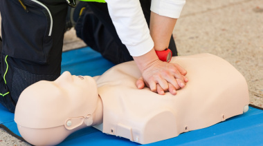 La Junta Vecinal del barrio 2 de Agosto realizará un curso de RCP y uso de DEA para recaudar fondos