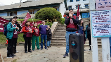 ATE Bariloche se sumó al paro nacional con una protesta en el Hospital Zonal contra la reforma laboral