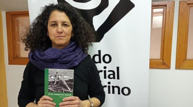 Melissa Bendersky presenta su libro premiado "Otra forma de nadar" en Bariloche