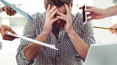 Estrés laboral, licencia rechazada y descuentos: Justicia de Bariloche condenó a Tarjeta Naranja por despido indirecto