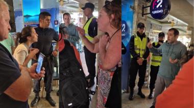 (Video) 75 egresados varados en Córdoba: denuncian intento de abuso sexual, abandono y un fin de año lejos de casa