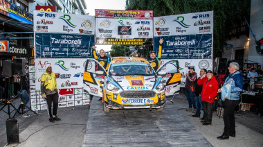 ¡Rugido de motores en el corazón de Bariloche! El intendente dio el presente en la largada del Rally Coronación