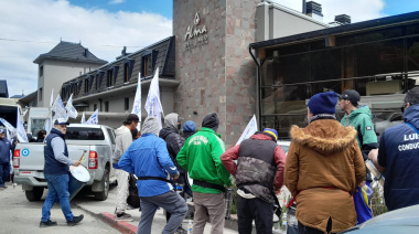 UTGHRA protesta en el Hotel Alma del Lago por maltrato laboral a trabajadoras de housekeeping