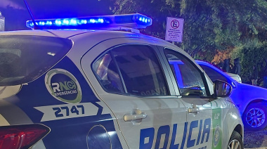 Arrojaba piedras a la casa de sus vecinos, rompió ventanas y pasó la noche en el calabozo