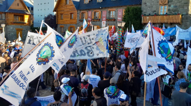 Masiva marcha contra la reforma laboral en Bariloche: sindicatos unidos exigieron frenar el proyecto de Milei