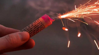 Campaña contra la pirotecnia, promesa de multas millonarias y escepticismo en los vecinos: el debate previo a la Navidad