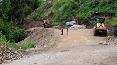 El Municipio avanza con la obra vial de la Barda del Ñireco