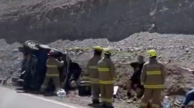 (VIDEO) Un vehículo volcó en la Curva del Anfiteatro de la ruta nacional 237