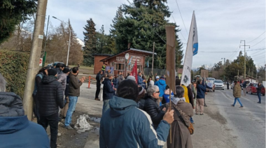 Trabajadores del Centro Atómico Bariloche vuelven a la calle: "no queremos que esto se destruya"
