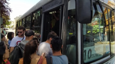 Boleto arriba de dos mil pesos: Cortés autorizó un nuevo aumento a Mi Bus en medio de la crisis del transporte por falta de subsidios